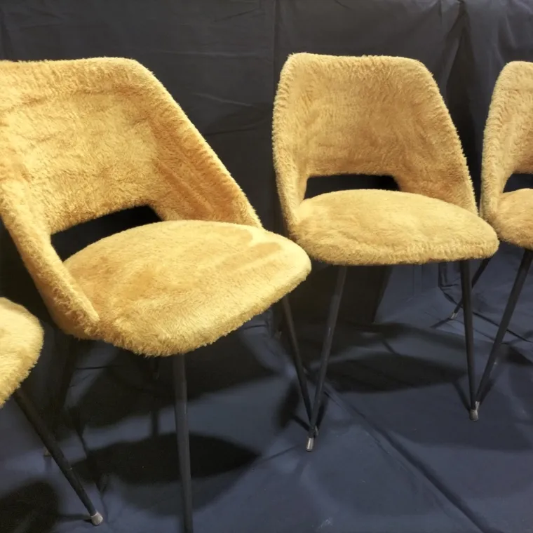 sièges vintage en très bon état